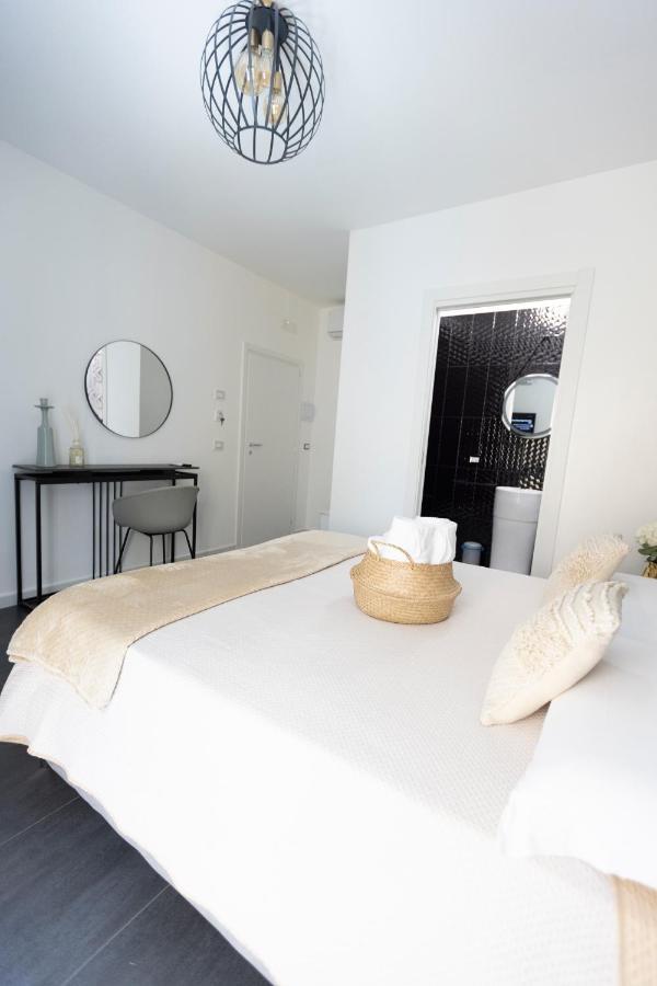 Lena Suite Bari Vecchia Exterior photo